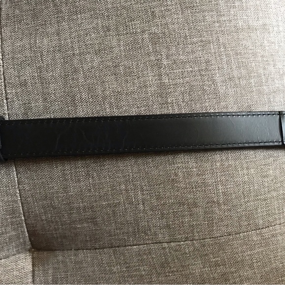 Louis Vuitton Adjustable Leather Strap - Picture 4 of 7